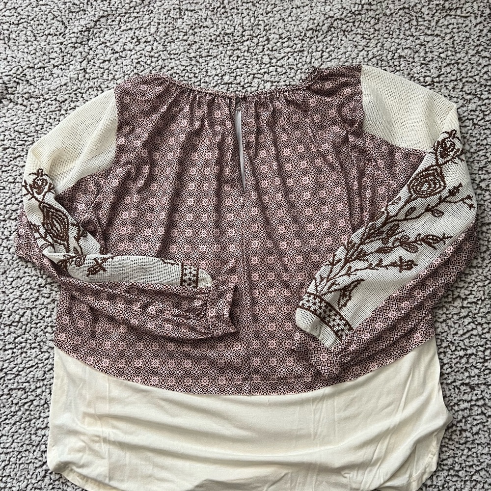 Gimmicks raw edge top